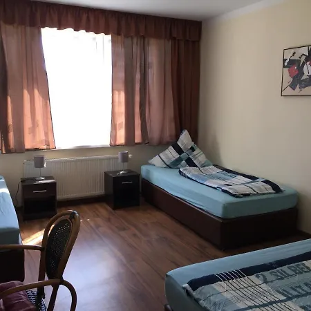 Zimmerfrei In Hostel Radebeul