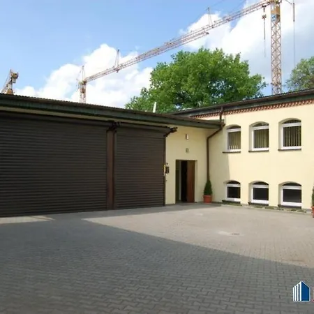 Hostel Zimmerfrei In *